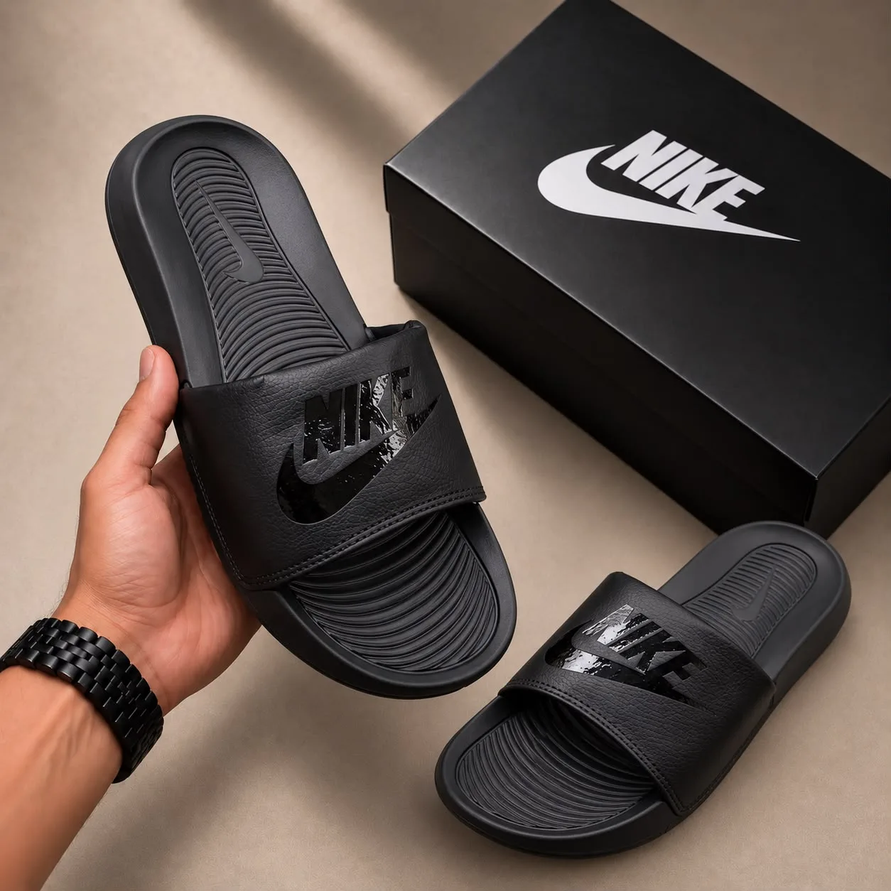 Sandalia P0100 Nike para hombre. imagen 2
